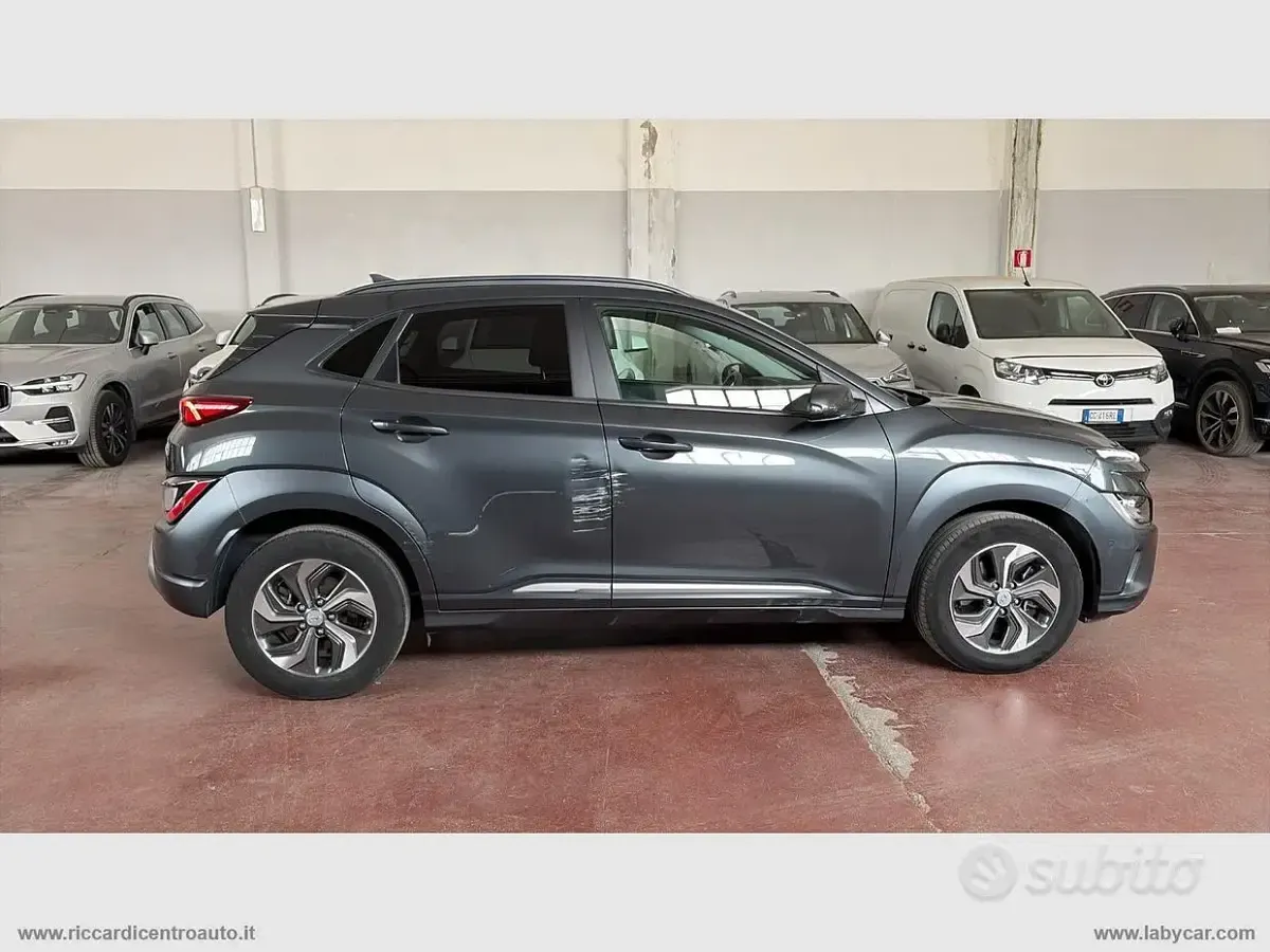Usata Hyundai Kona 105 CV (77 kW) 2022 Grigio SUV