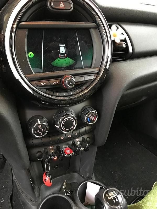 Usata Mini ONE 75 CV (55 kW) 2020 Utilitaria