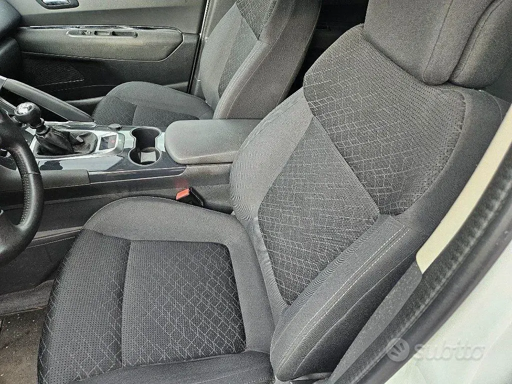 Usata Peugeot 3008 Allure 116 CV (85 kW) 2015 Bianco pastello Station wagon