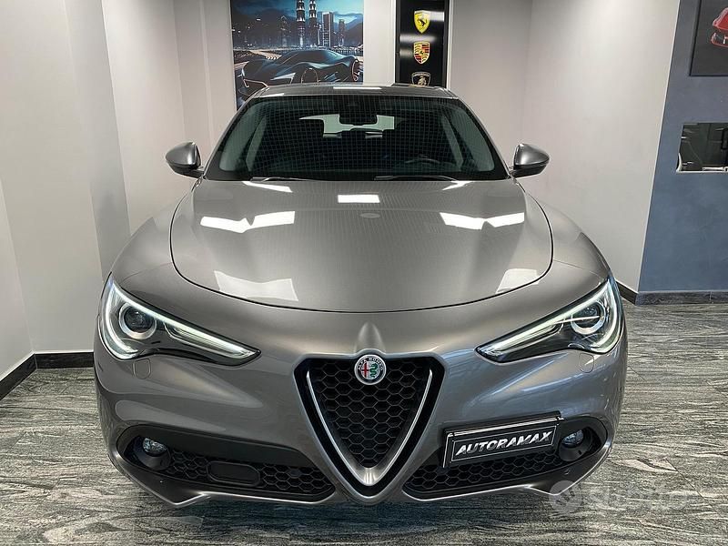 Usata Alfa Romeo Stelvio 210 CV (154 kW) 2017 Grigio SUV
