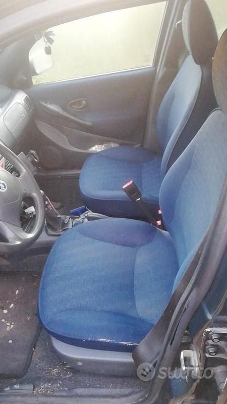 Usata Fiat Palio Weekend 80 CV (58 kW) 2002 Grigio Station wagon