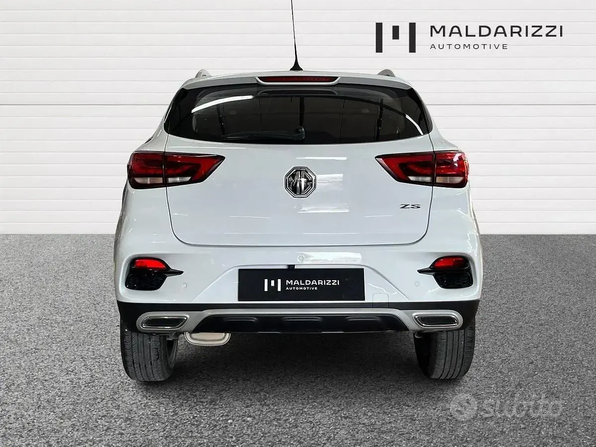 Usata MG ZS Luxury 106 CV (77 kW) 2024 Bianco SUV