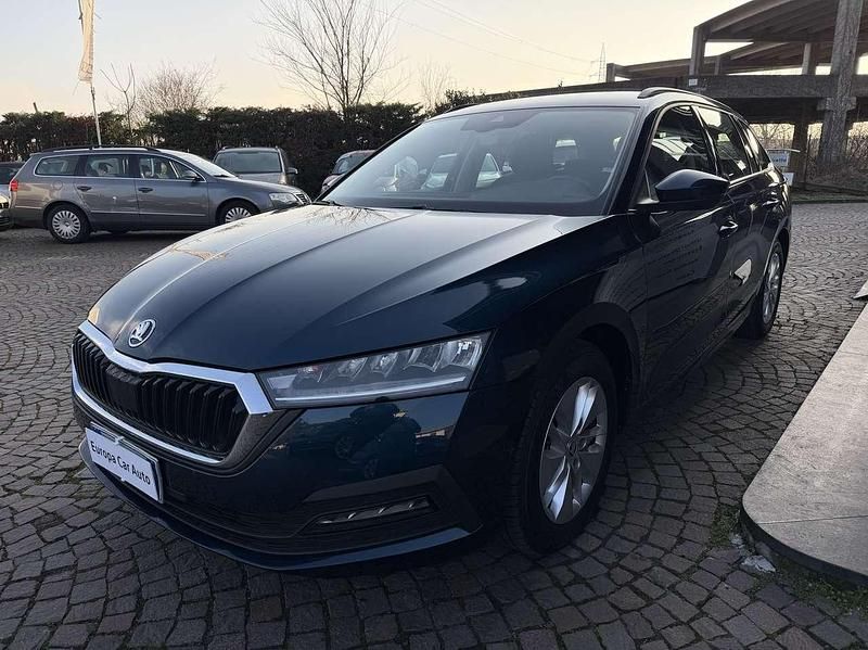 Blu petrolio metal Usata 2021 Skoda Octavia SportLine Station wagon | 19.300 € (Buon prezzo) - Immagine 1/4