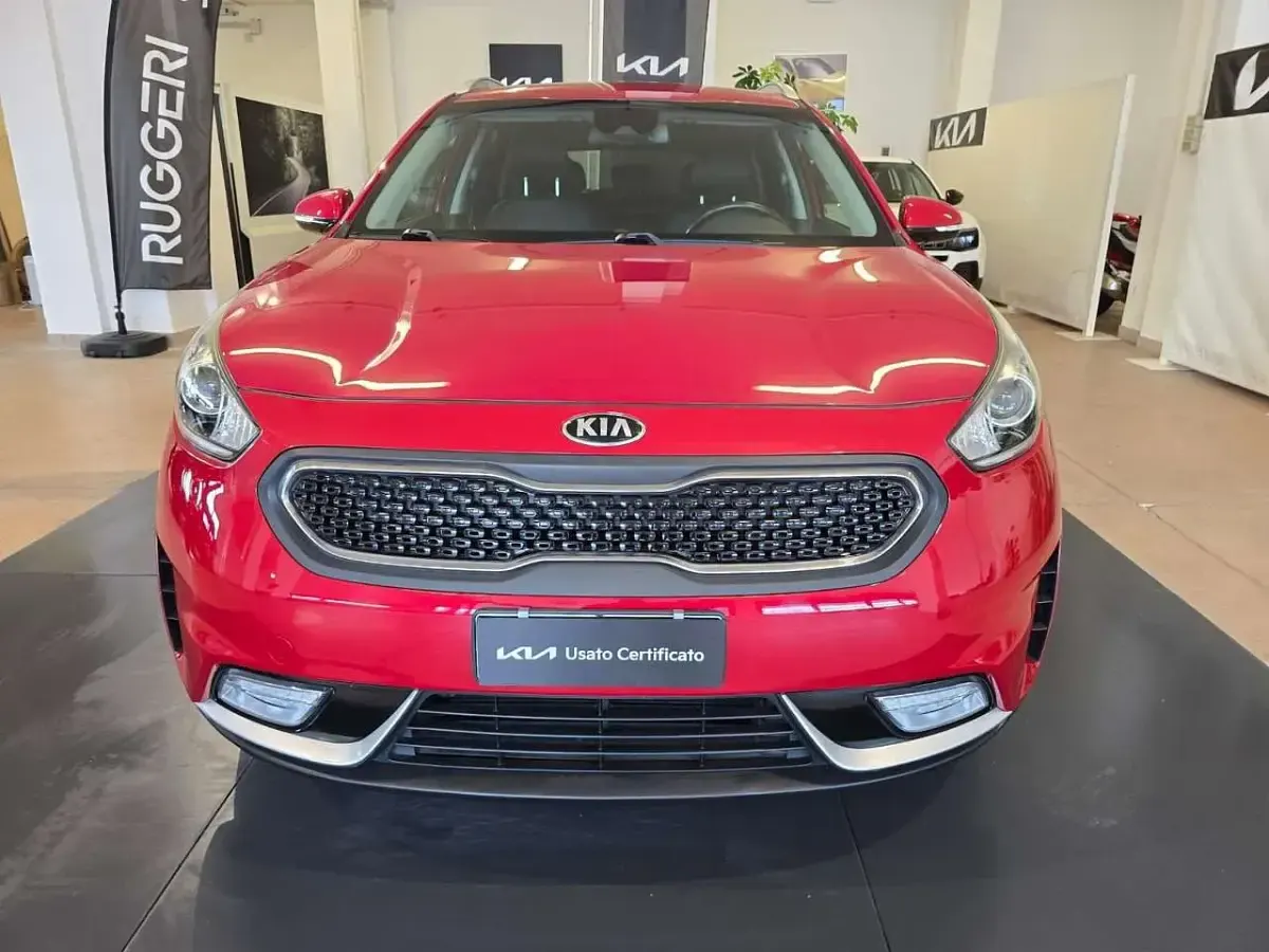 Usata Kia Niro Urban 141 CV (103 kW) 2017 Rosso SUV
