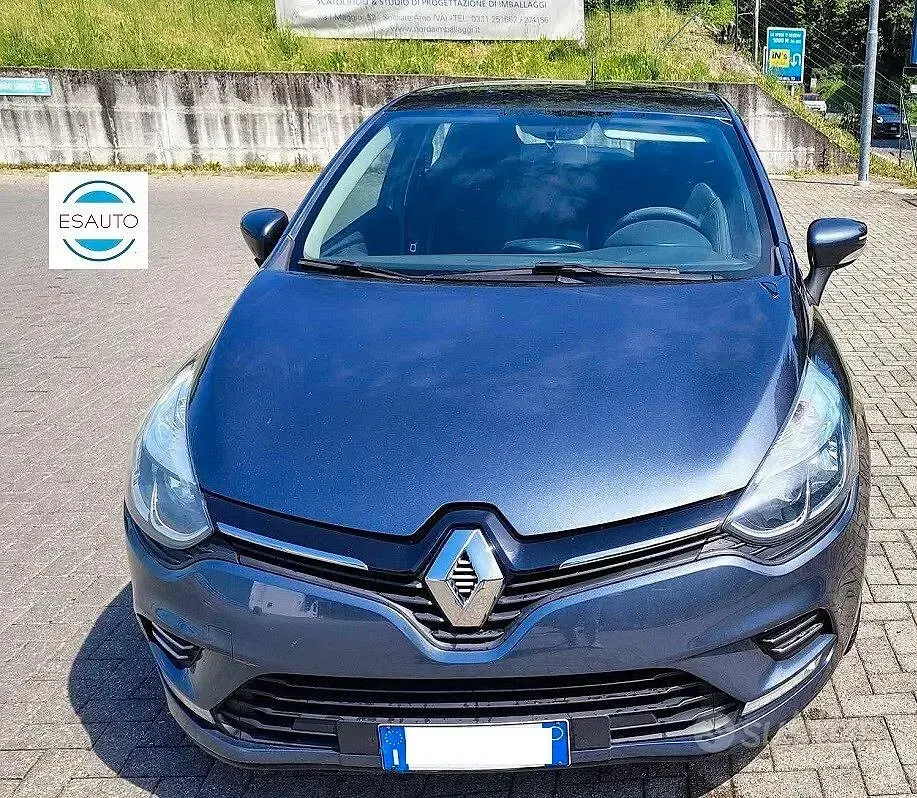 Usata Renault Clio IV Zen 73 CV (53 kW) 2017 Grigio Berlina