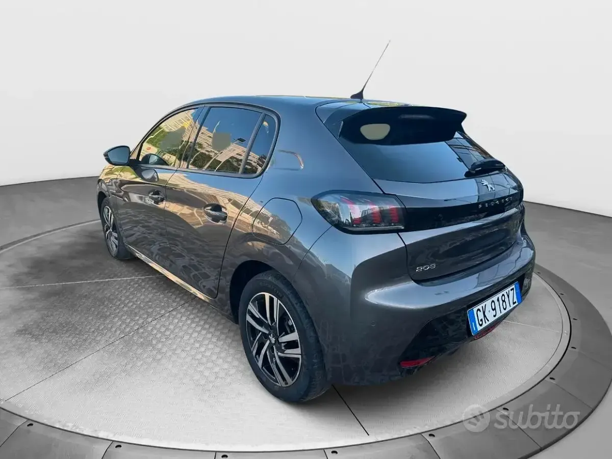 Usata Peugeot 208 Allure 101 CV (74 kW) 2025 Grigio Utilitaria