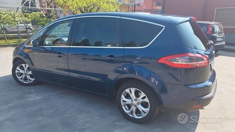 Usata Ford S-MAX Titanium 163 CV (119 kW) 2011 Blu Monovolume