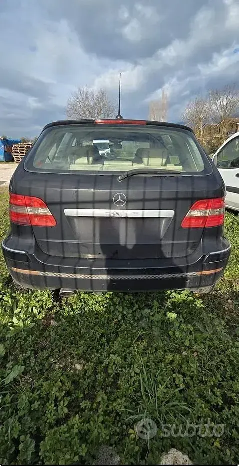 Usata Mercedes B200 140 CV (102 kW) 2006 Nero Monovolume
