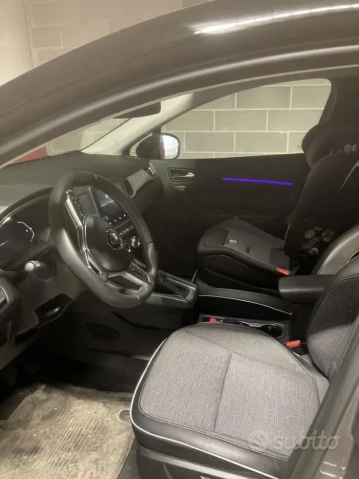 Usata Renault Captur 101 CV (74 kW) 2021 SUV