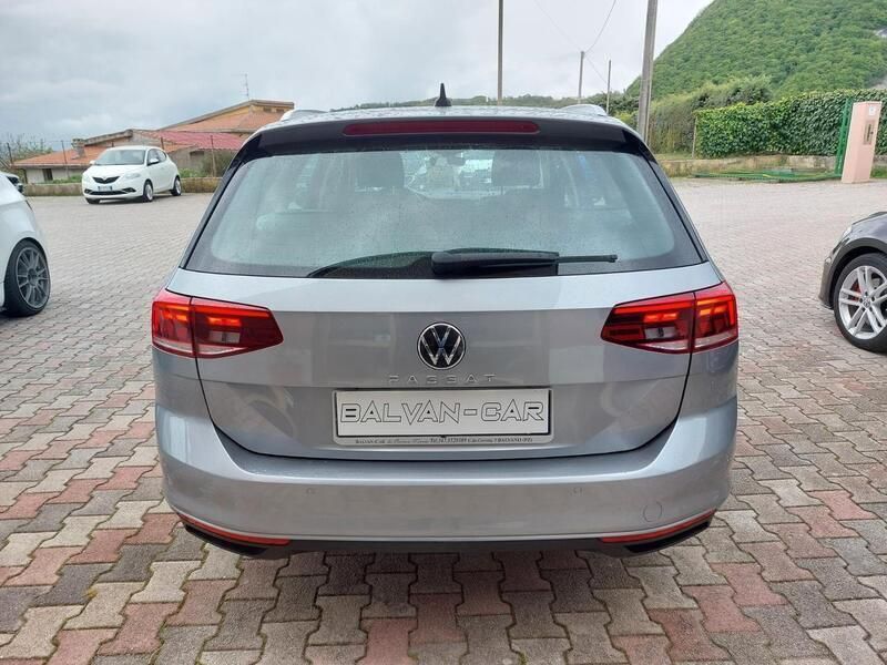 Begagnad VW Passat Executive 150 HK (110 kW) 2021 Silver Kombi