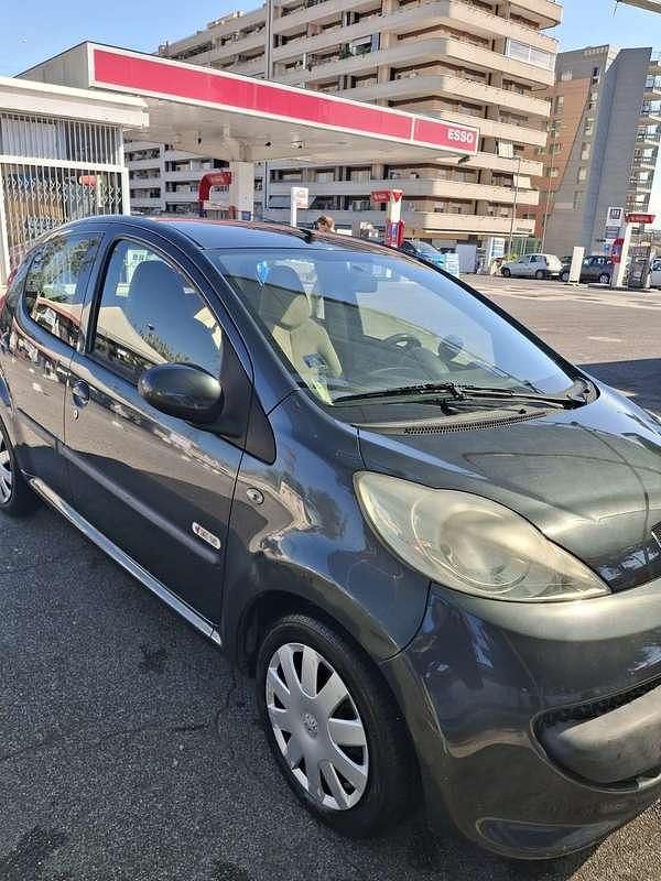 Usata Peugeot 107 68 CV (50 kW) 2008 Nero Utilitaria