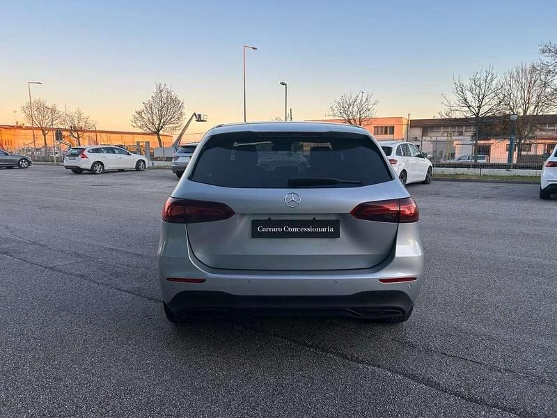 Usata Mercedes B180 116 CV (85 kW) 2025 Argento hightech Monovolume