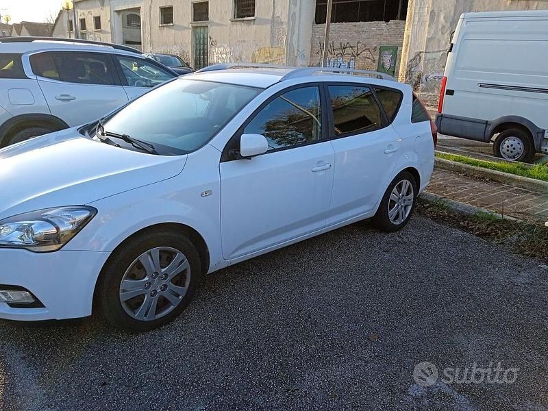 Usata Kia Ceed 115 CV (84 kW) 2011 Bianco Utilitaria