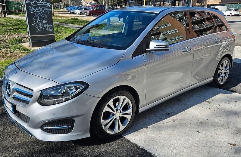 Usata Mercedes 180 Premium 2015 Grigio Berlina