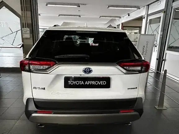 Usata Toyota RAV4 Hybrid 2022 Super white SUV