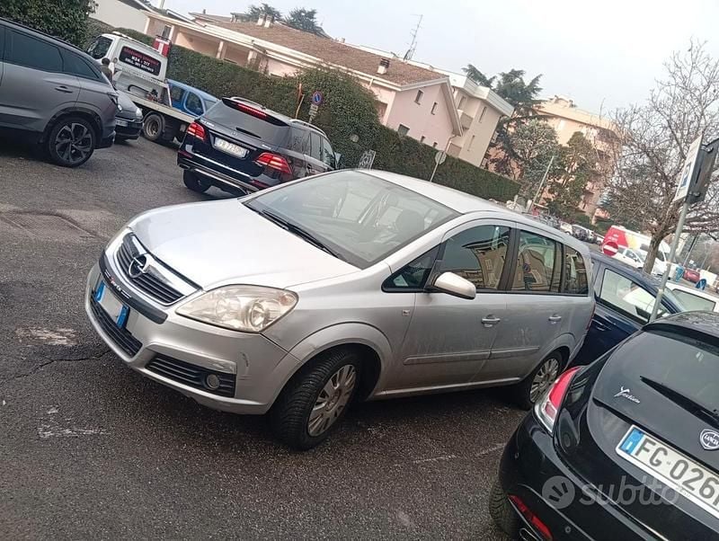 Usata Opel Zafira 94 CV (69 kW) 2010 Monovolume