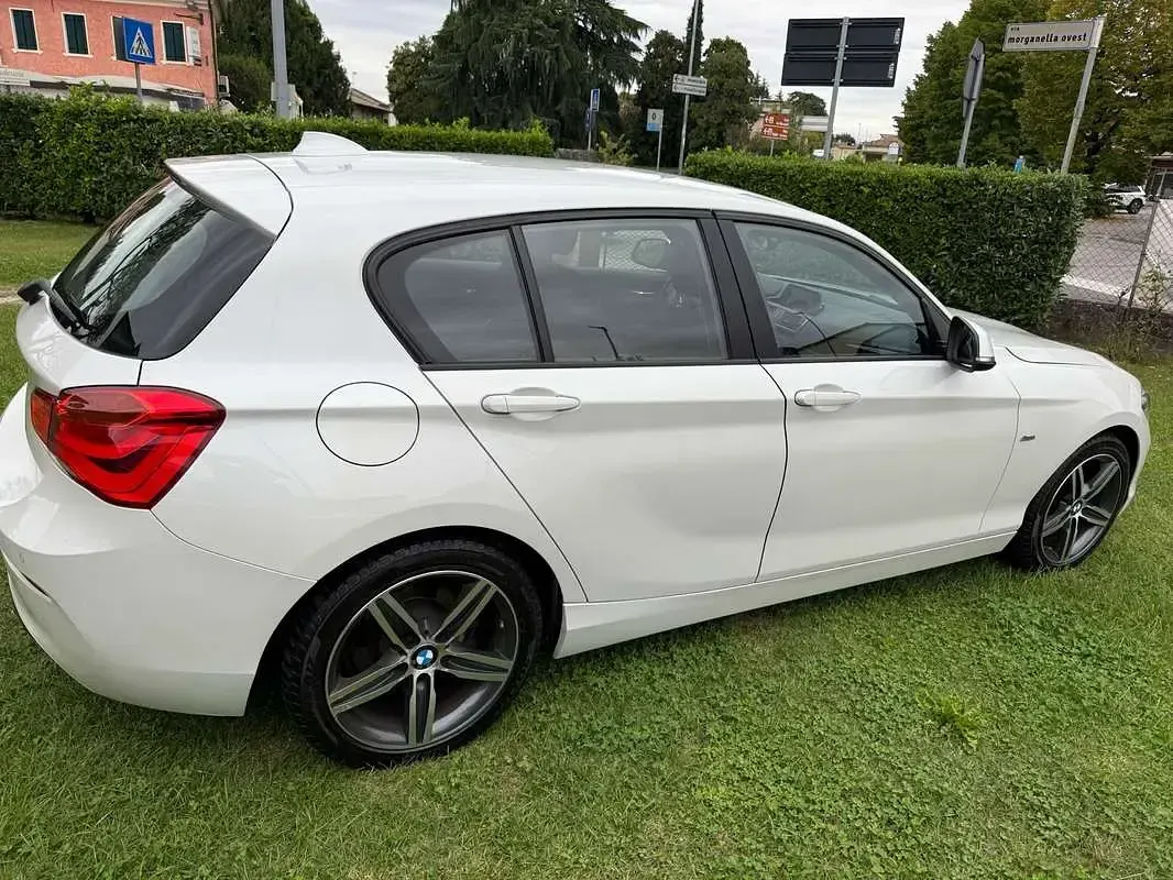 Usata BMW 116 Sport Line 116 CV (85 kW) 2015 Bianco Utilitaria