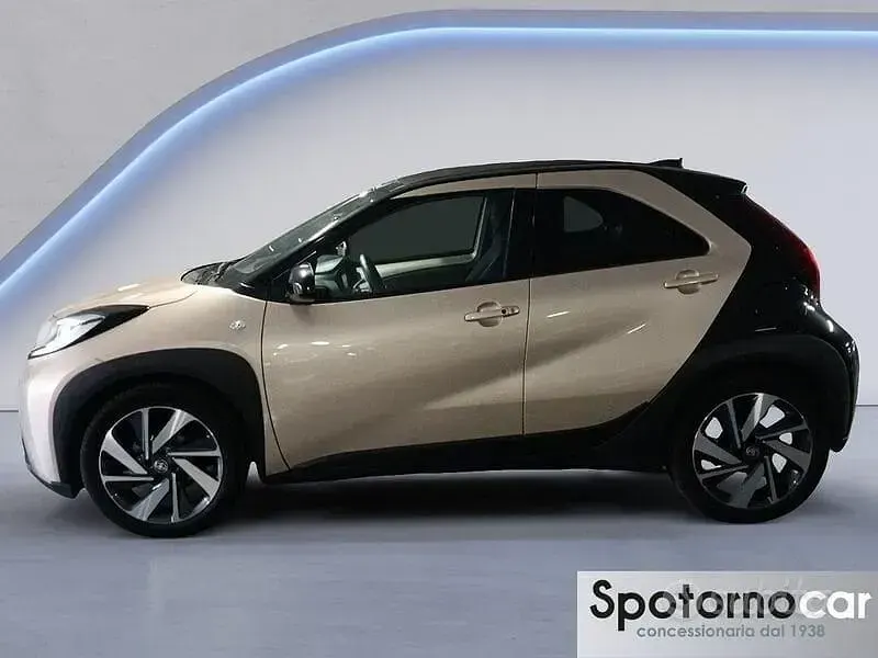 Occasion Toyota Aygo X Lounge 72 ch (52 kW) 2022 Beige SUV
