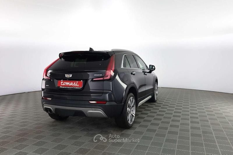 Usata Cadillac XT4 174 CV (127 kW) 2022 Stellar black SUV