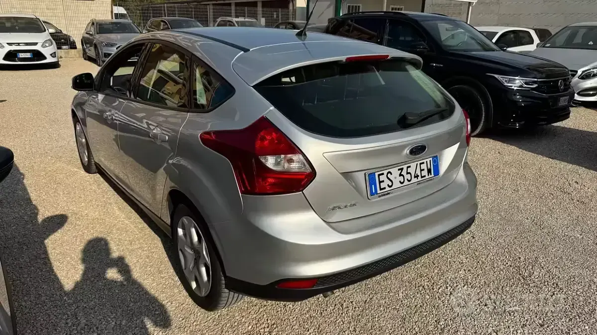 Usata Ford Focus 116 CV (85 kW) 2013 Grigio Berlina
