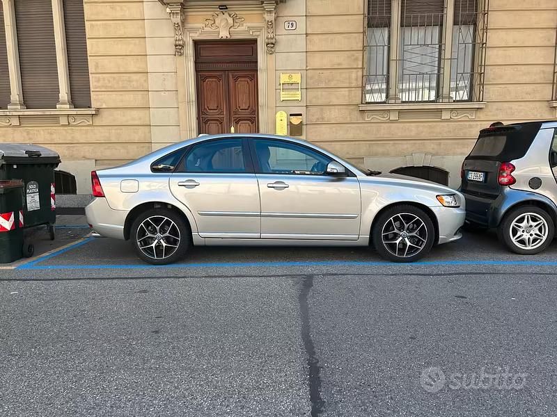 Usata Volvo S40 150 CV (110 kW) 2011 Grigio Berlina