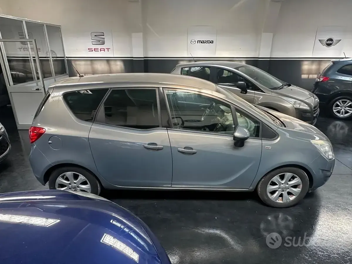 Usata Opel Meriva 101 CV (74 kW) 2011 Grigio Monovolume