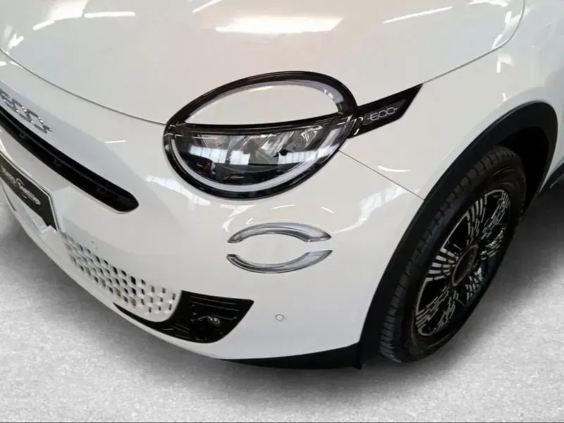 Usata Fiat 600 Pop 145 CV (106 kW) 2025 Bianco SUV