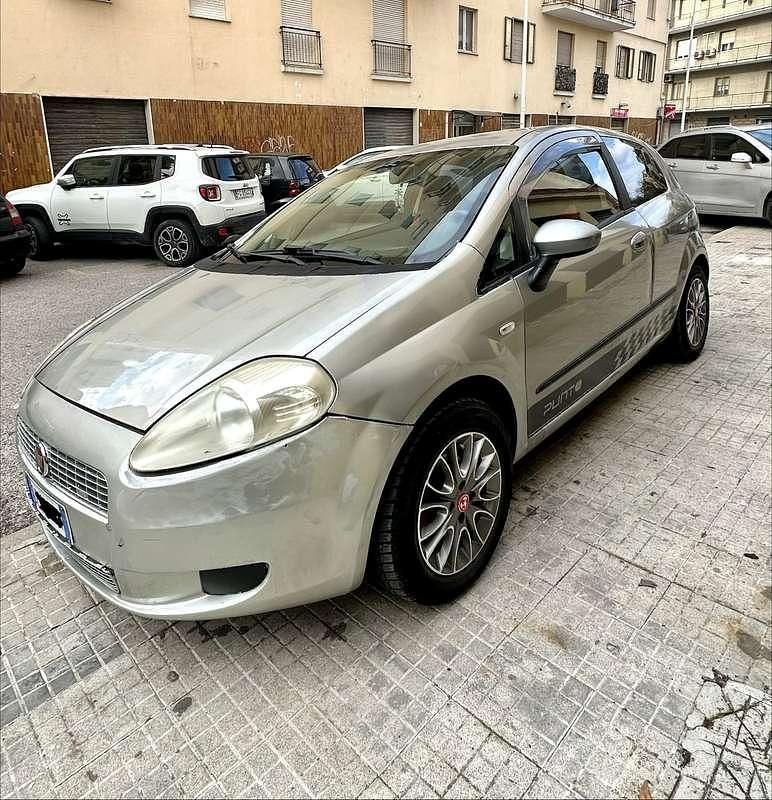 Usata Fiat Grande Punto 65 CV (47 kW) 2008 Argento Utilitaria
