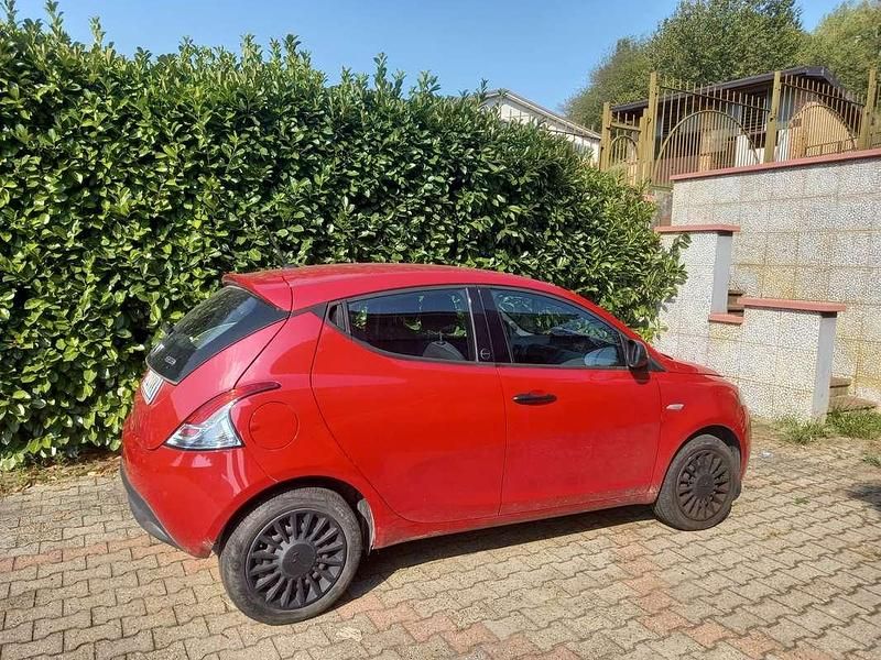 Usata Lancia Ypsilon 156 CV (114 kW) 2020 Rosso Utilitaria