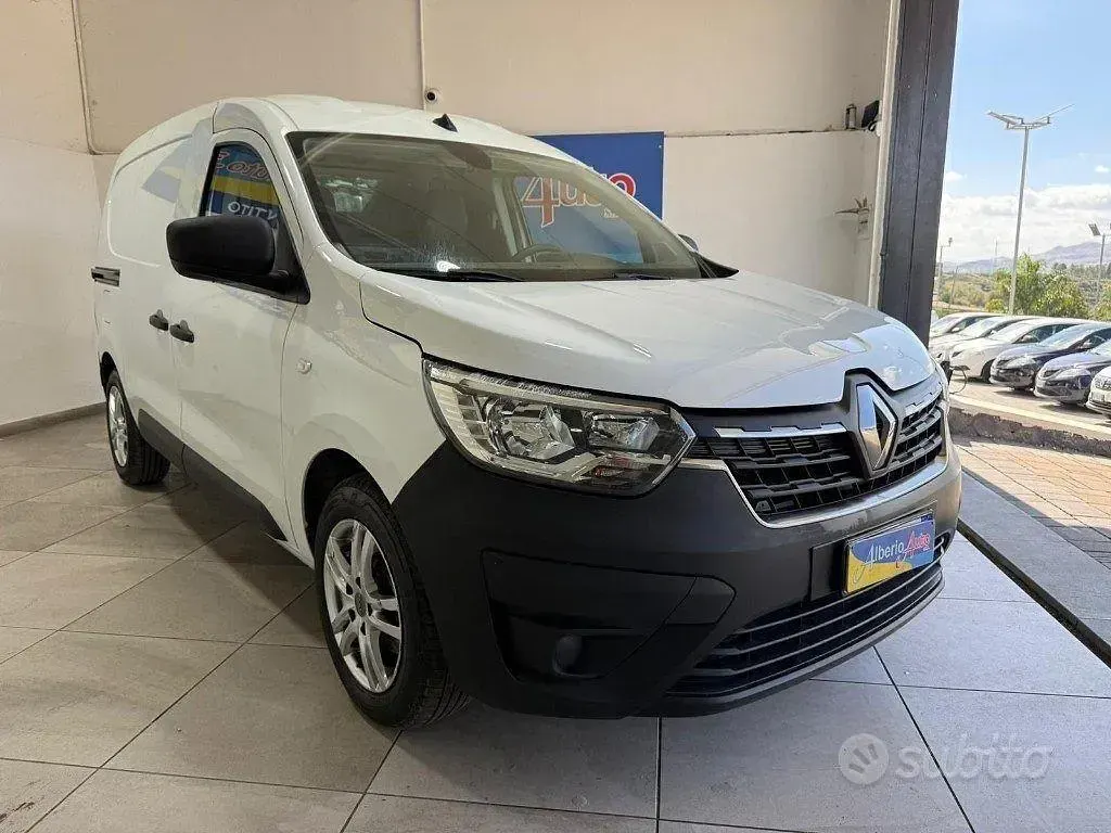 Usata Renault Kangoo 95 CV (69 kW) 2022 Bianco Monovolume