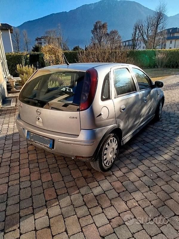 Usata Opel Corsa 2005 Utilitaria