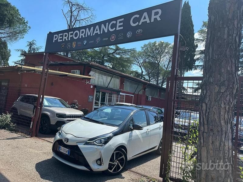 Usata Toyota Yaris Lounge 111 CV (81 kW) 2019 Bianco Berlina