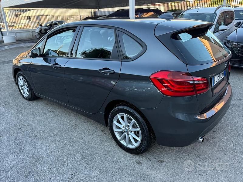 Usata BMW 218 Advantage 150 CV (110 kW) 2017 Grigio Station wagon