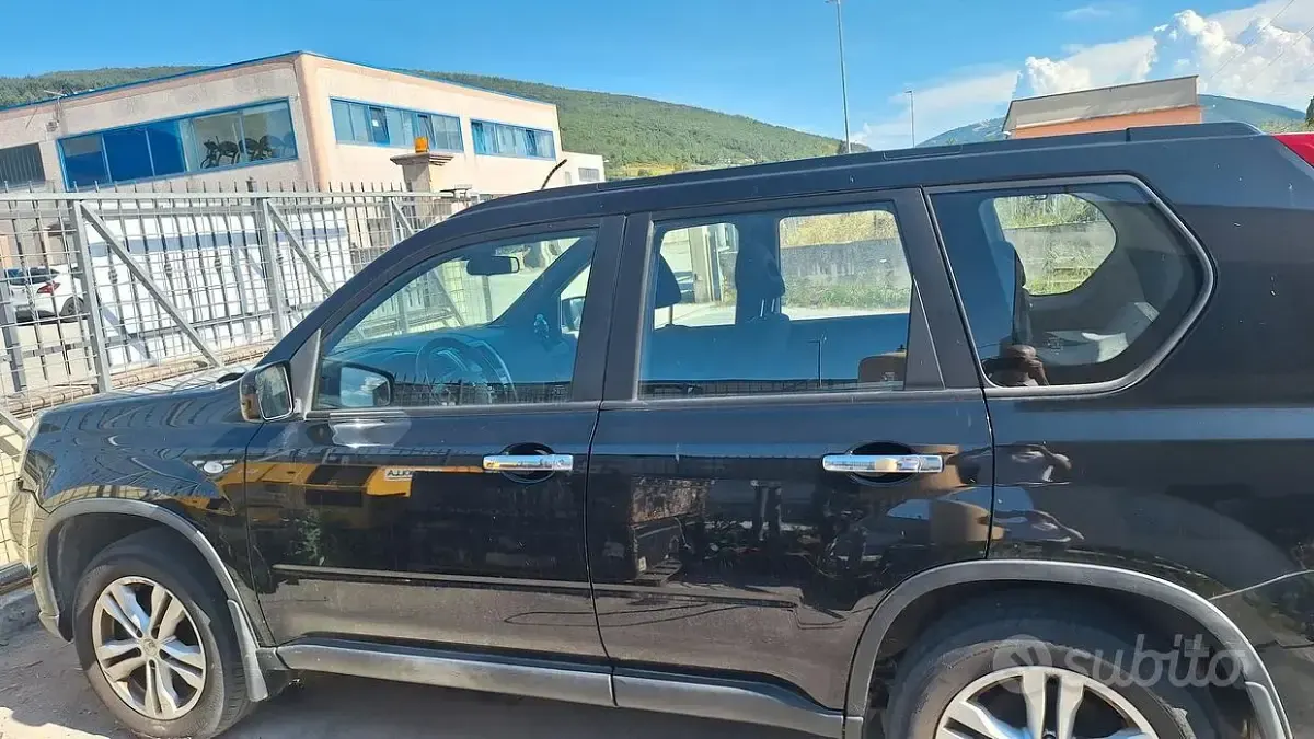 Usata Nissan X-Trail 150 CV (110 kW) 2011 Nero SUV