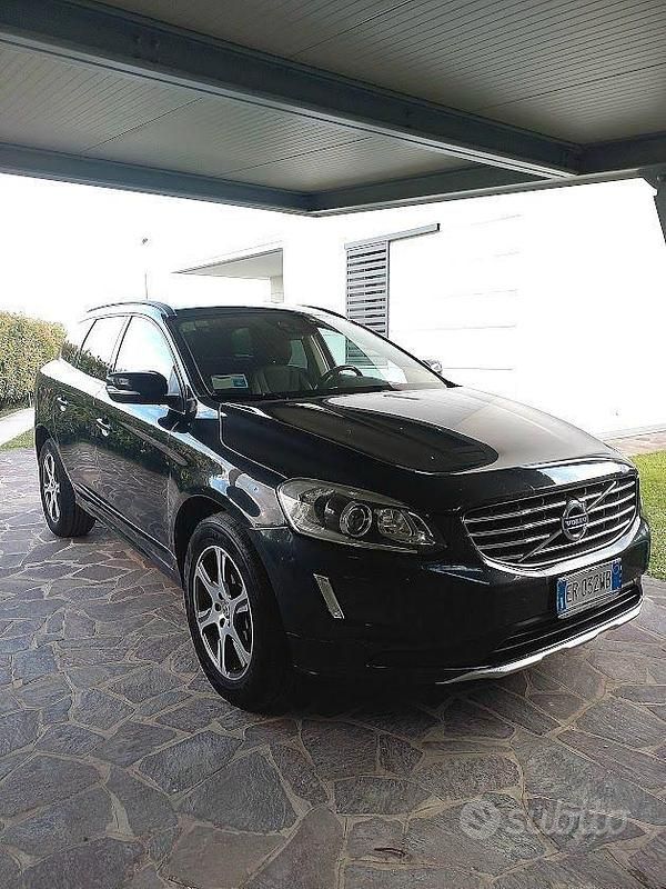 Usata Volvo XC60 Kinetic 136 CV (100 kW) 2013 Nero SUV