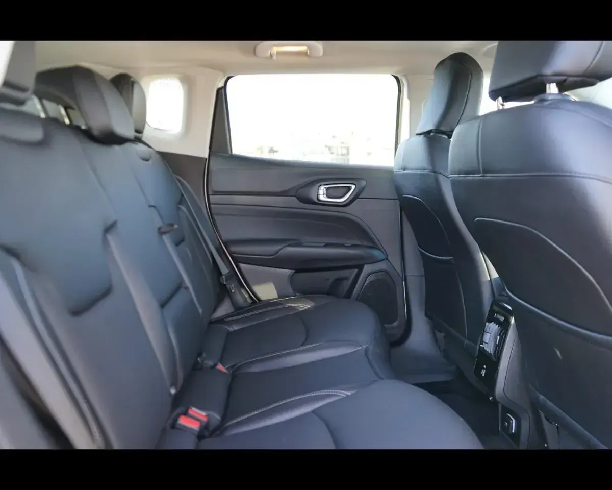 Usata Jeep Compass Summit 130 CV (95 kW) 2025 Bianco SUV