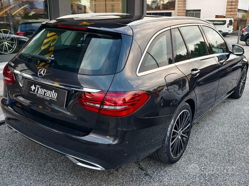 Usata Mercedes C200 Premium 183 CV (134 kW) 2021 Nero Station wagon