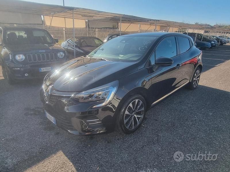 Usata Renault Clio V Techno 100 CV (73 kW) 2022 Nero Berlina