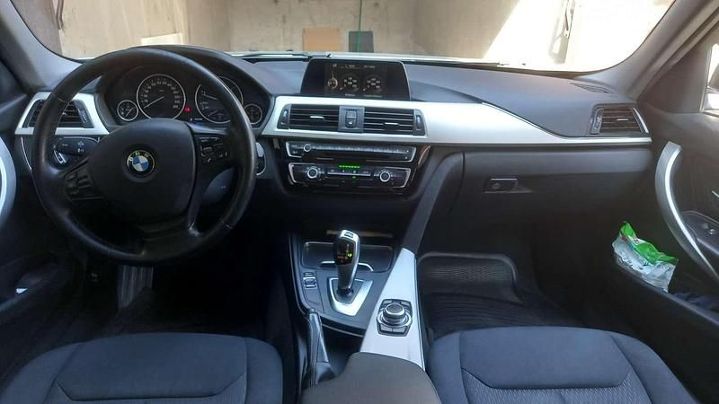 Usata BMW 320 Advantage 190 CV (139 kW) 2017 Grigio Station wagon