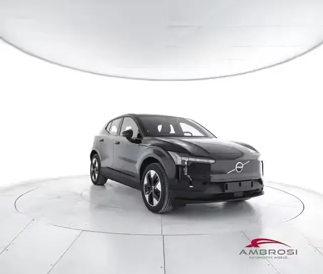 Usata Volvo EX30 Core 200 kW (272 CV) 2024 Nero metallizzato SUV