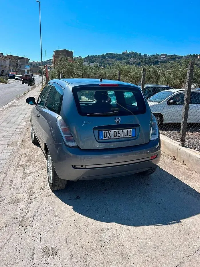 Usata Lancia Ypsilon 60 CV (44 kW) 2009 Grigio Utilitaria