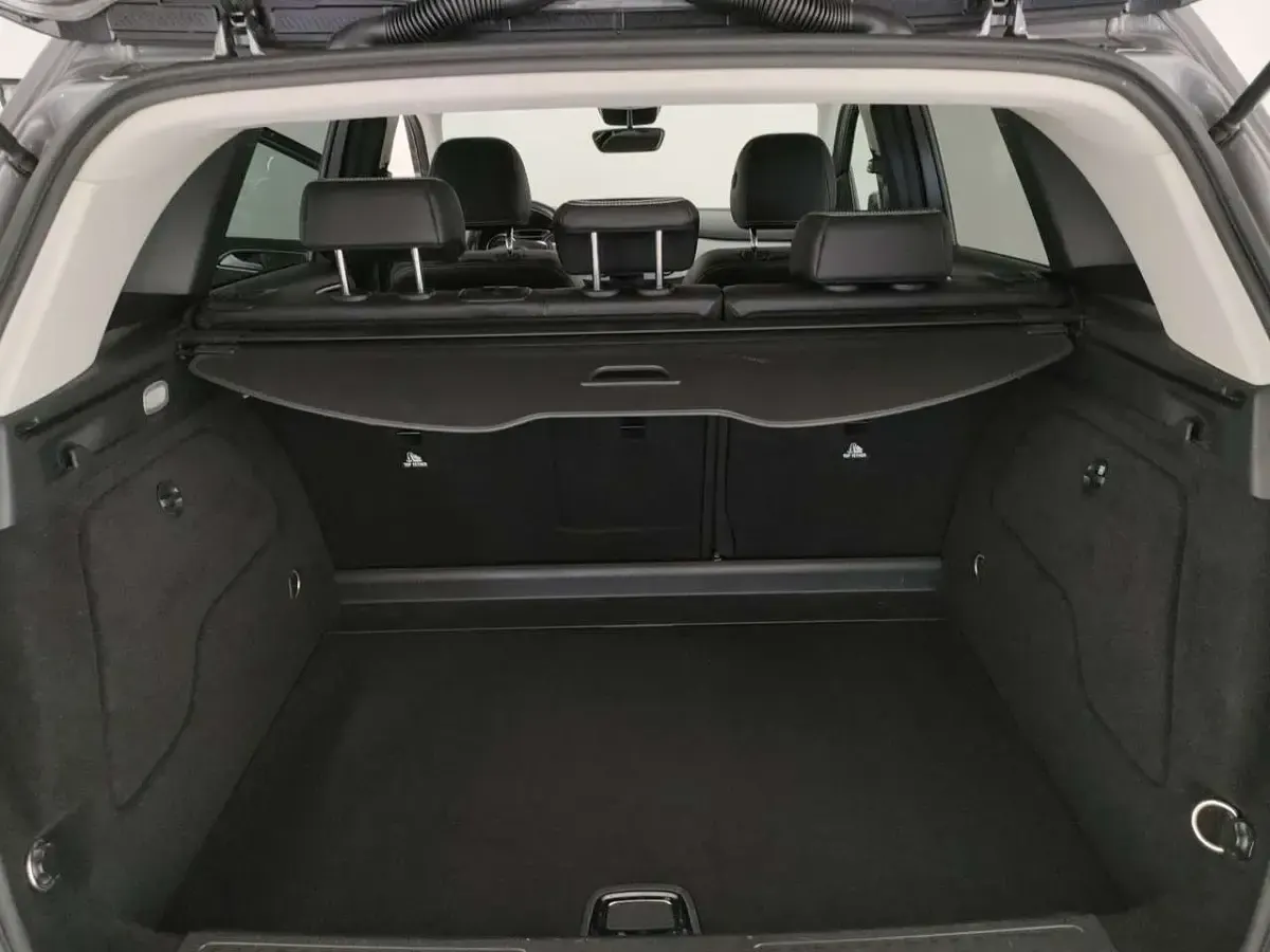 Usata Mercedes B180 Business 109 CV (80 kW) 2018 Grigio metall. Utilitaria