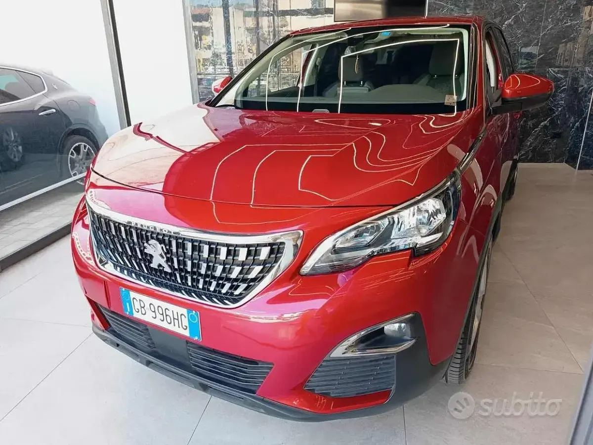 Usata Peugeot 5008 Allure 131 CV (96 kW) 2020 Rosso SUV