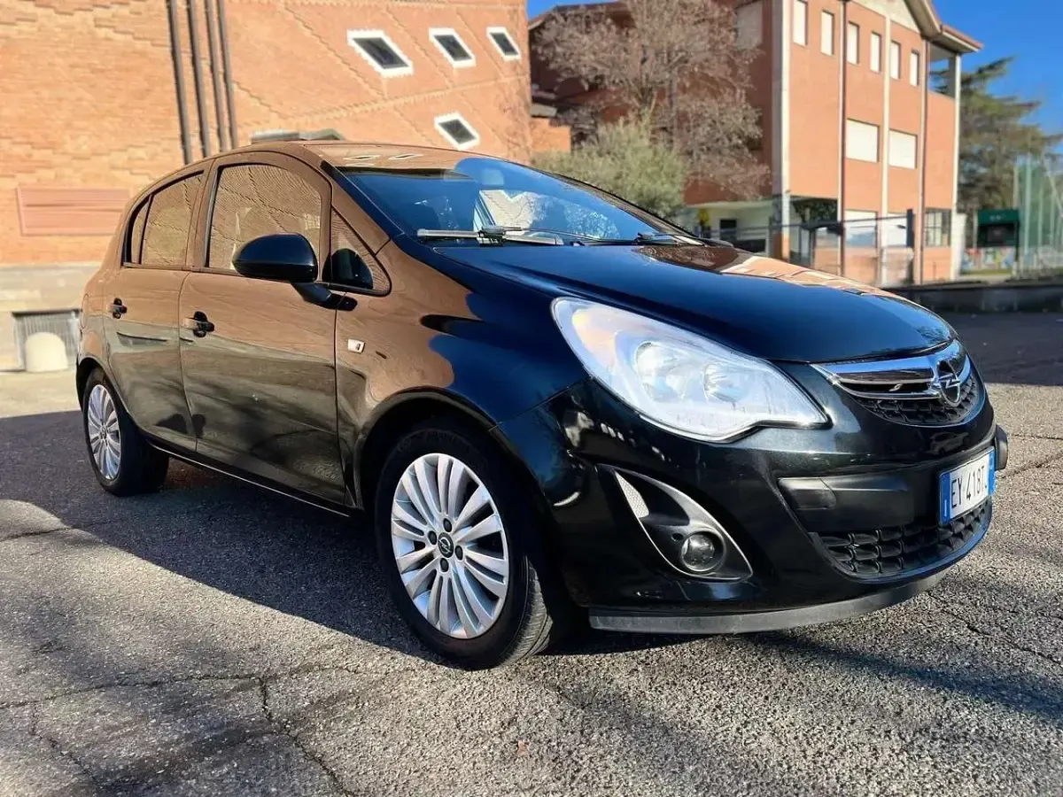 Usata Opel Corsa Sport 86 CV (63 kW) 2015 Nero Utilitaria