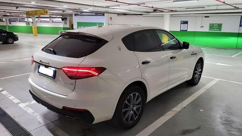 Begagnad Maserati Levante GT 330 HK (242 kW) 2022 Vit SUV