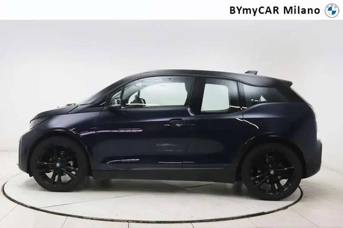 Usata BMW i3 Advantage 135 kW (184 CV) 2022 Imperialblue con accenti froze Utilitaria
