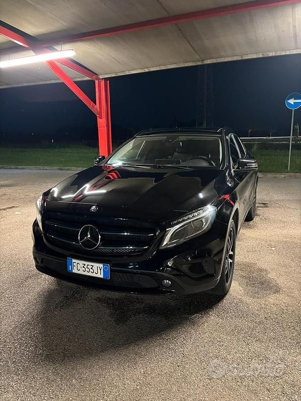 Usata Mercedes GLA200 136 CV (100 kW) 2016 Nero SUV