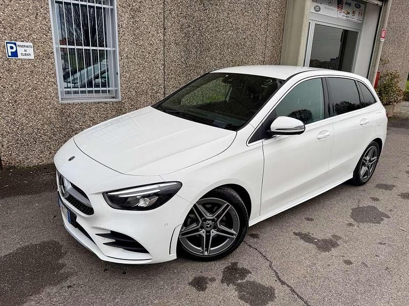 Usata Mercedes B200 Premium 163 CV (119 kW) 2022 Bianco Monovolume