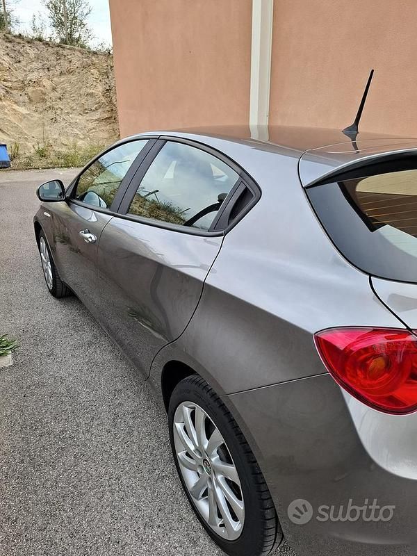 Usata Alfa Romeo Giulietta 120 CV (88 kW) 2017 Utilitaria
