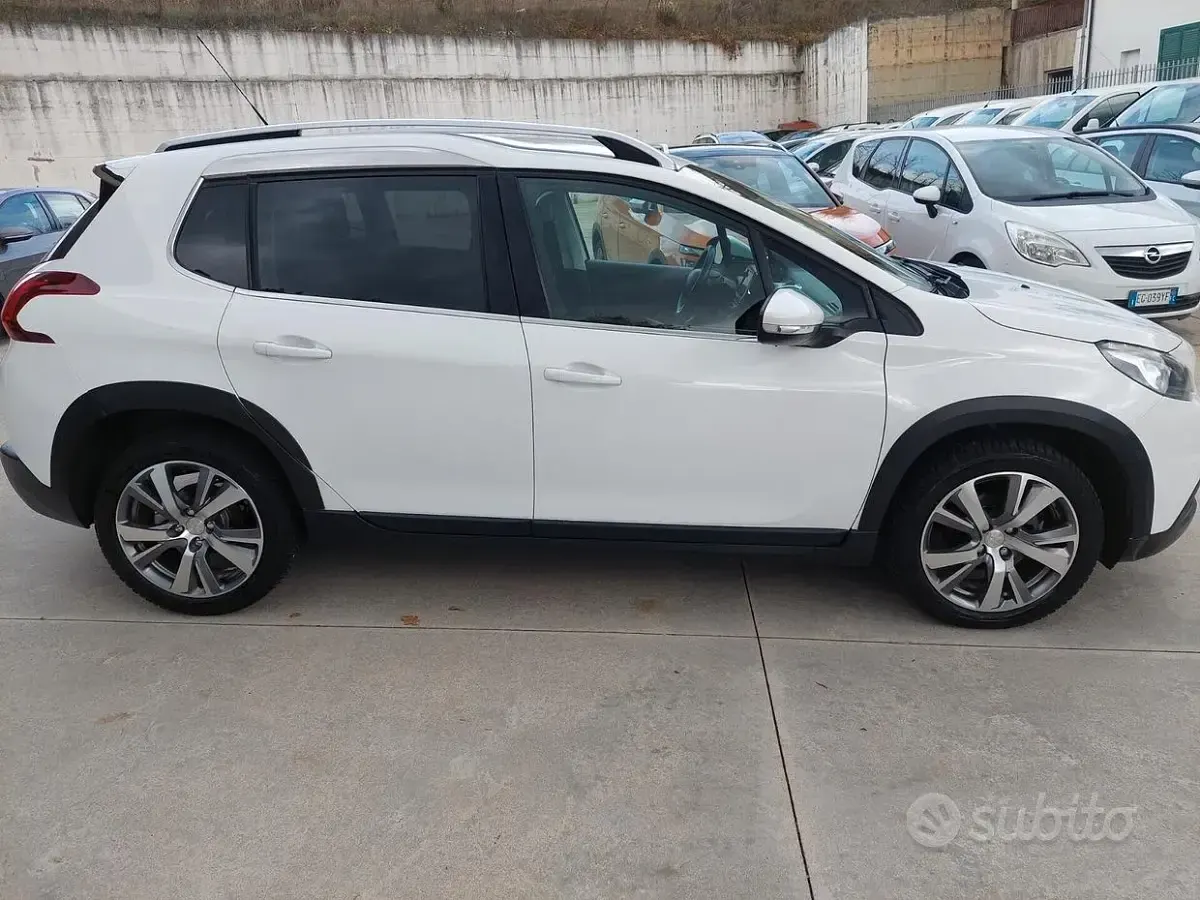 Usata Peugeot 2008 Allure 100 CV (73 kW) 2016 Bianco SUV